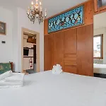 I-host 2br With Balcony Porta Romana * Milano