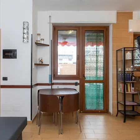 I-host 2br With Balcony Porta Romana Lejlighed