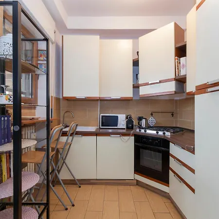 I-host 2br With Balcony Porta Romana Milano