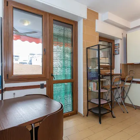 I-host 2br With Balcony Porta Romana Milano