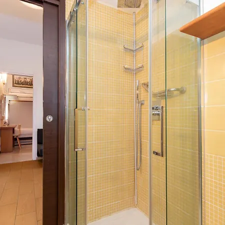 I-host 2br With Balcony Porta Romana *