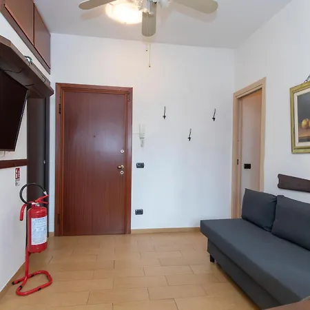 I-host 2br With Balcony Porta Romana Milano
