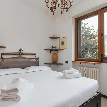 I-host 2br With Balcony Porta Romana Lejlighed