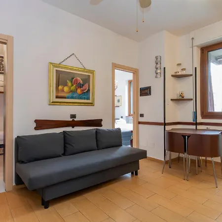 I-host 2br With Balcony Porta Romana * Milano