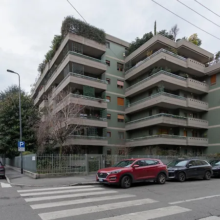 I-host 2br With Balcony Porta Romana Milano
