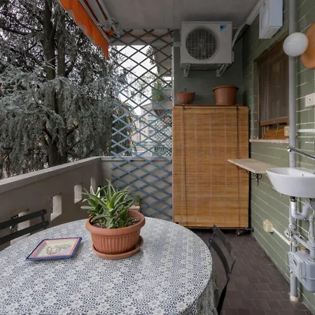 I-host 2br With Balcony Porta Romana